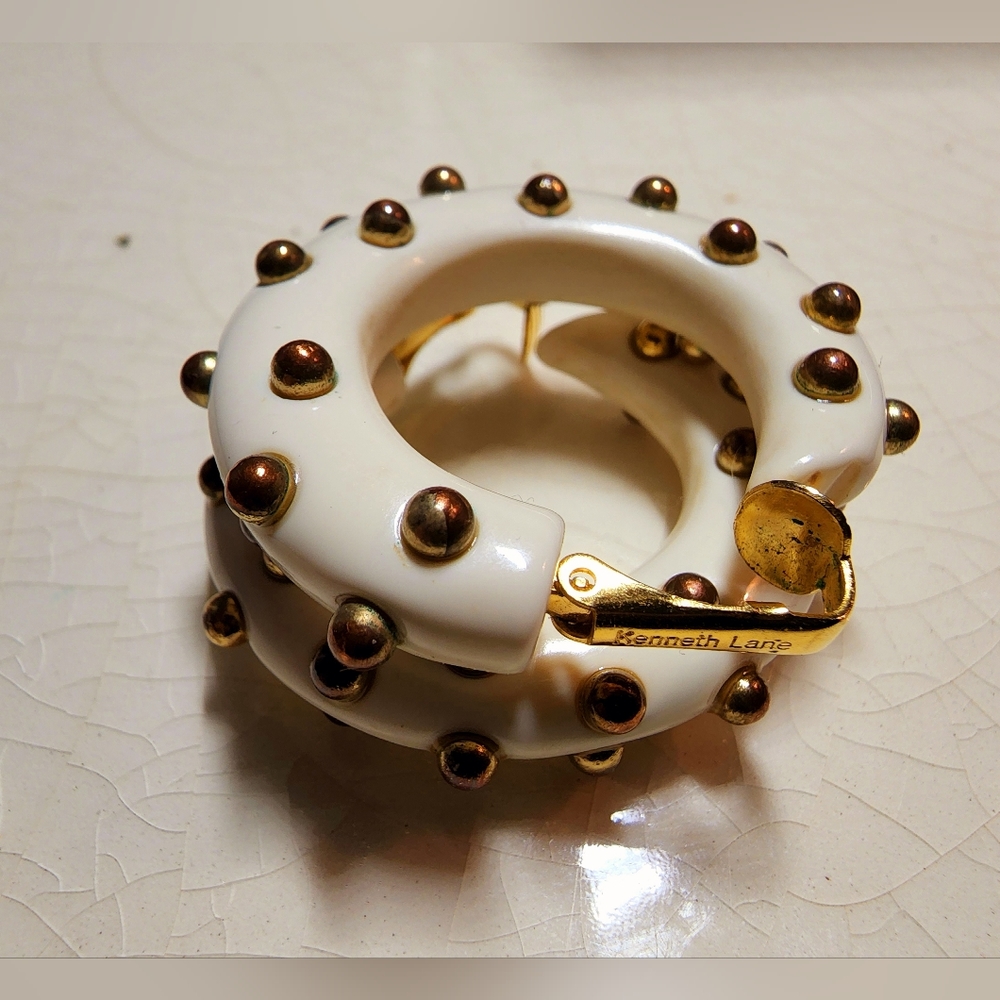 Kenneth Lane vintage retro white pebbled gold hoop clip on earrings